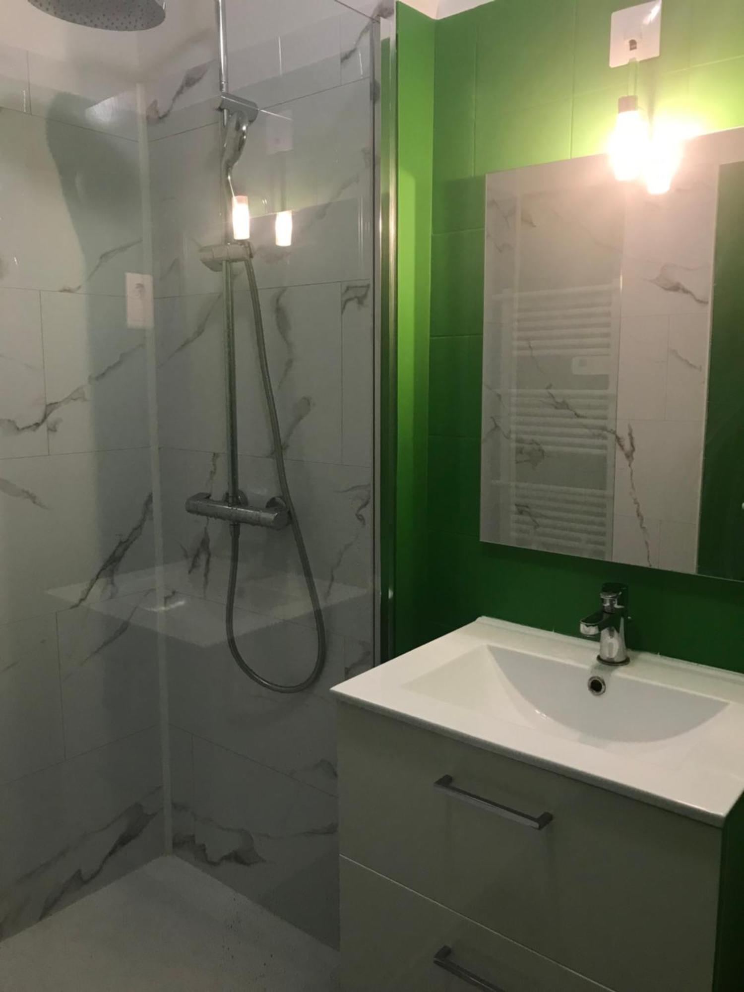 Appartement T2 De Standing Au Pied Des Plages Голф-Жуан Екстериор снимка