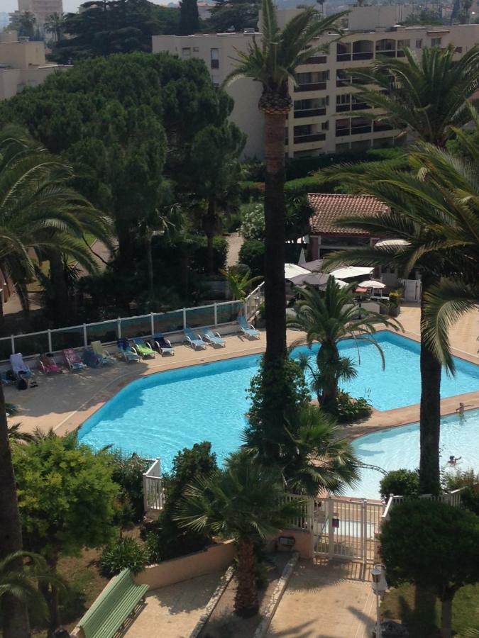 Appartement T2 De Standing Au Pied Des Plages Голф-Жуан Екстериор снимка