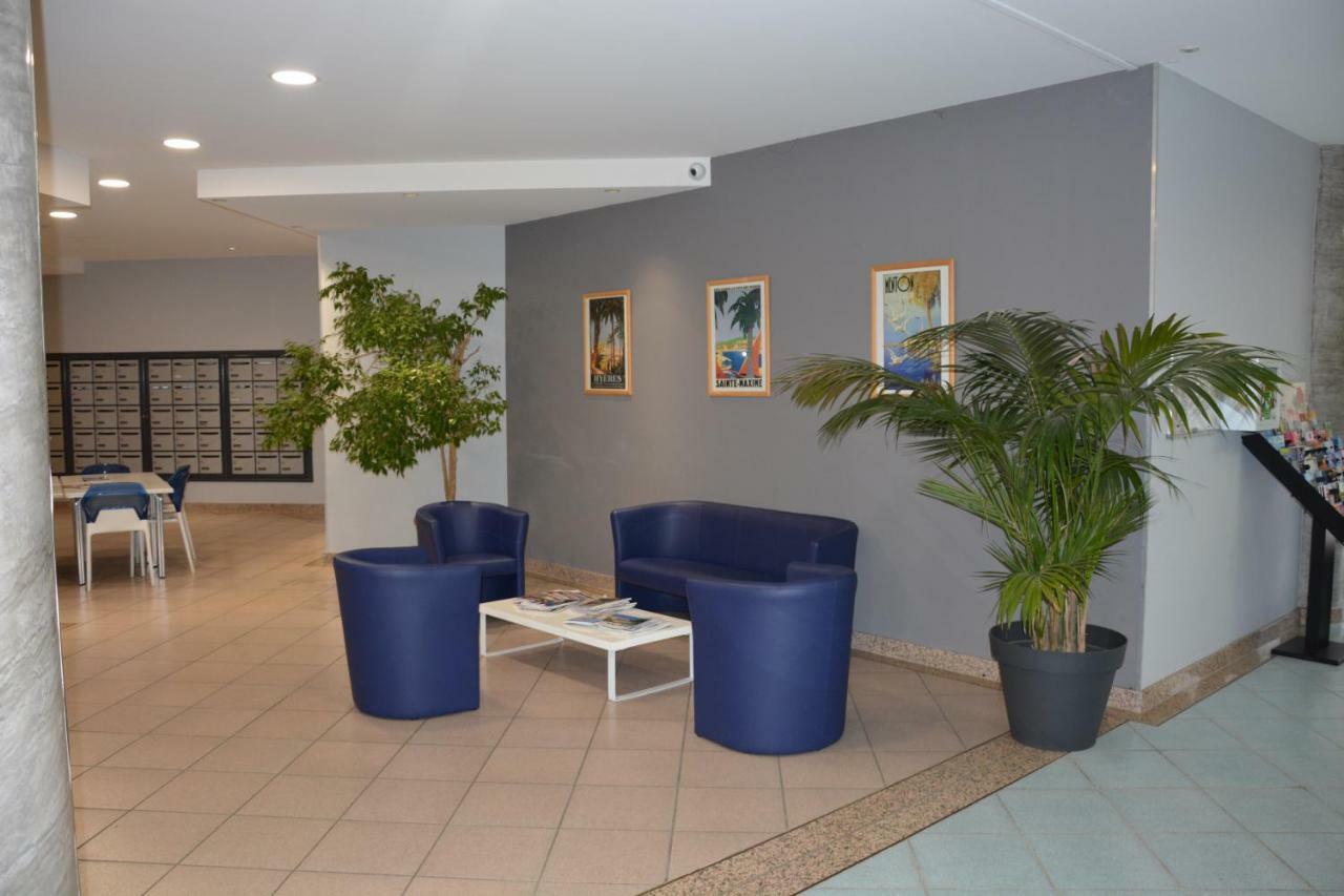 Appartement T2 De Standing Au Pied Des Plages Голф-Жуан Екстериор снимка